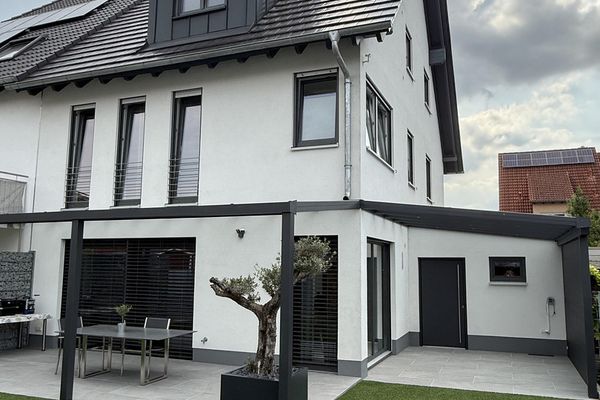 Doppelhaushälfte Einfamilienhaus Haus zu verkaufen im großen Garten zu verkaufen