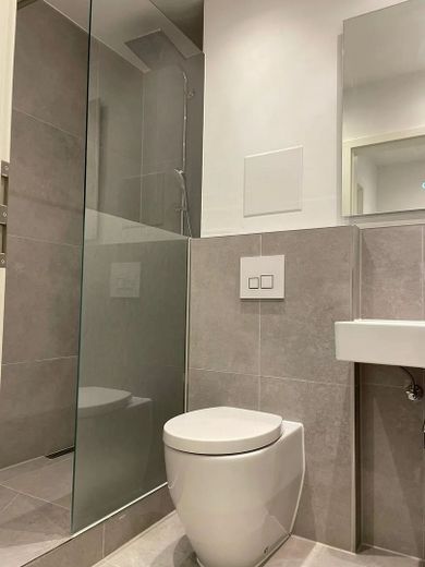 Schönes möbliertes Zimmer in gepflegter WG - München | Siegenburger Straße 109 – Badezimmer