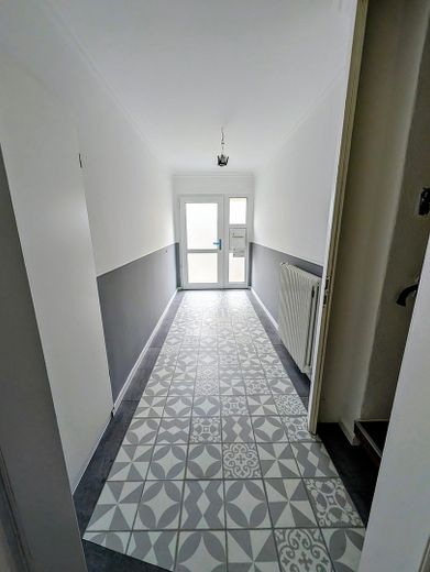 Erstbezug nach Sanierung, Altbauvilla 90m2, inkl. Carport – Foto 1