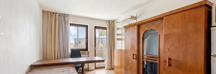 Exclusive 6.2% Yield Investment, Balcony + Underground Garage Parking Space + Storage Room *3012 – Wohn - und Schlafbereich