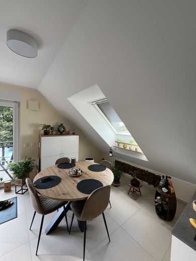 Piso accesible de 3 habitaciones en ubicación céntrica con balcón y vistas a zonas verdes – Essbereich