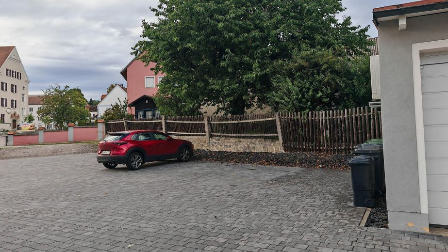 Zentral gelegene 2-Zi-Dachgeschosswohnung Nr. 5 in Oberviechtach – ab sofort frei – Außenstellplatz