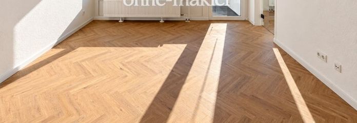 First occupancy after renovation: Bright 2-room apartment with sunny balcony and underground parking space
