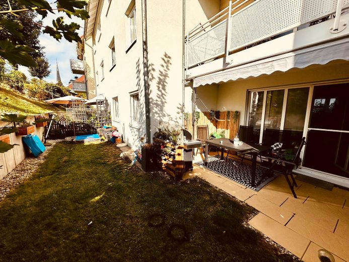 Terrasse mit Garten