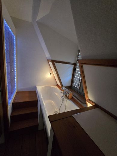 Appartamento mansardato di 3 locali appena ristrutturato con vista sul fiordo e cucina componibile – Foto 6