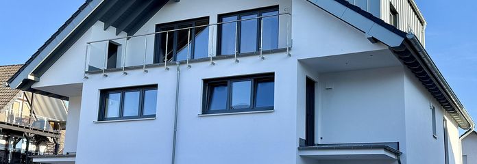 Rückseite mit Balkon