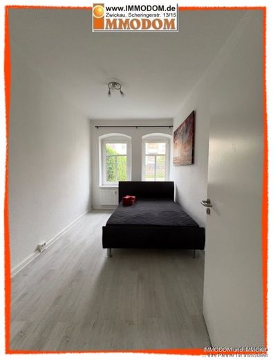 2-Zimmer-Hochparterre-Wohnung mit EINBAUKÜCHE zu verkaufen! – Schlafen