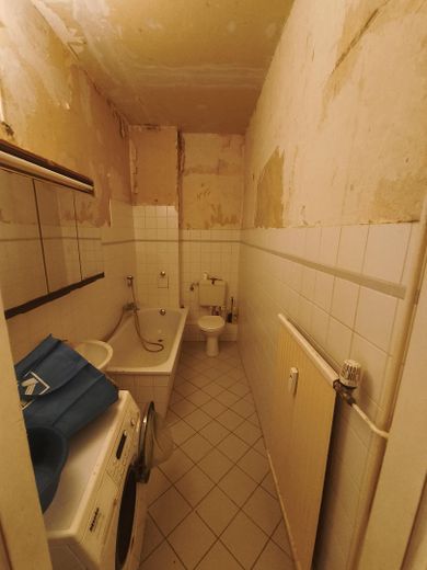 Charmante 2 Zimmer-Wohnung in unmittelbarer Nähe zum Tempelhofer Feld in Neukölln – Bad