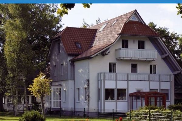 Oostzee-idylle op een toplocatie – verzorgd vakantieappartement met balkon op het zuiden