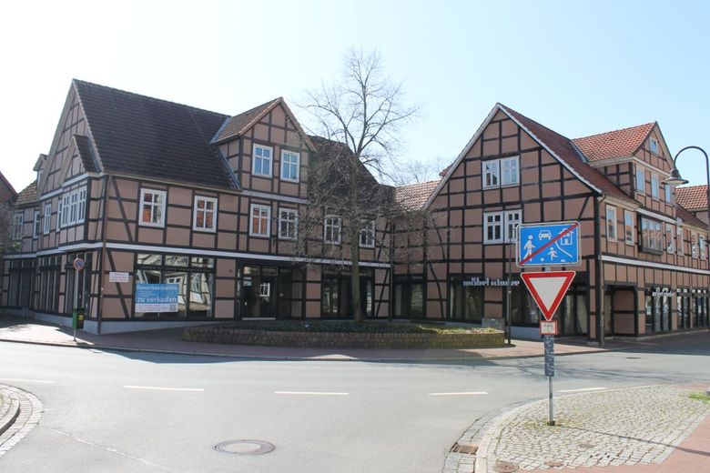 Gewerbeimmobilie im Zentrum von Lüchow (Wendland) ca. 4.050 m² Nutzfläche | 3.495 m² Grundstück | provisionsfrei vom Eigentümer – Lüchow-Bergstr (5)
