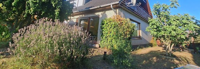 Two-family house – quiet and central with a garden paradise – Außenansicht
