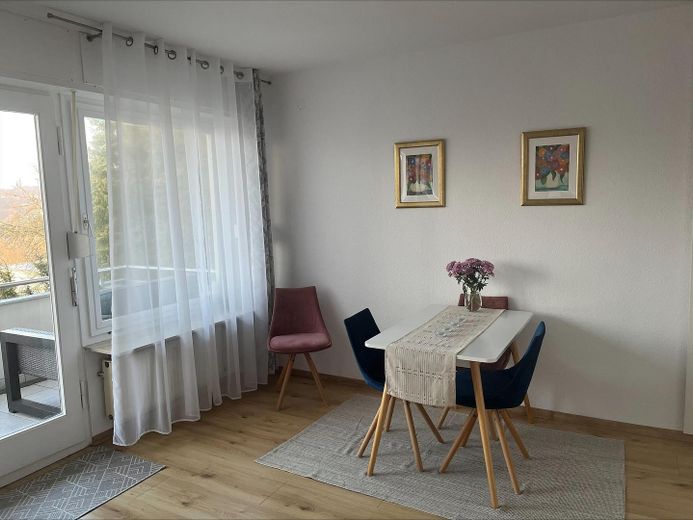 1 monolocale (arredato) in ottima posizione / incluse tutte le spese accessorie e il Wi-Fi – Esstisch 
