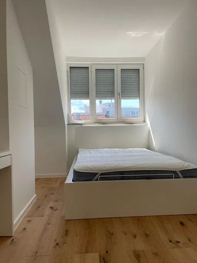 WG-Zimmer in attraktiver Stadtlage - Lenaustraße 8, München / 5.OG / Zi.3 – Schlafzimmer