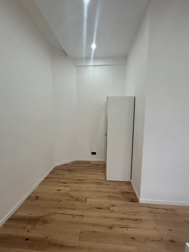 Pokój w mieszkaniu współdzielonym z dobrą infrastrukturą / Emserstraße 40, Frankfurt / WE6 / 2.OG po lewej / pok.1 – Schlafzimmer