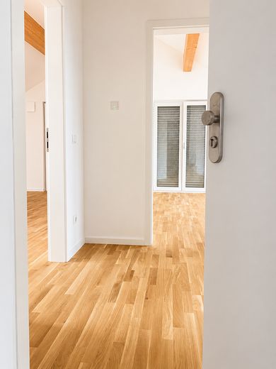 Mieszkanie 2-pokojowe na poddaszu, bardzo ciche i w centrum Fürstenfeldbruck – Eingang zur Wohnung