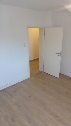 Topsanierte DG Wohnung, WG geeignet, Einbauküche, zentral – Foto 31