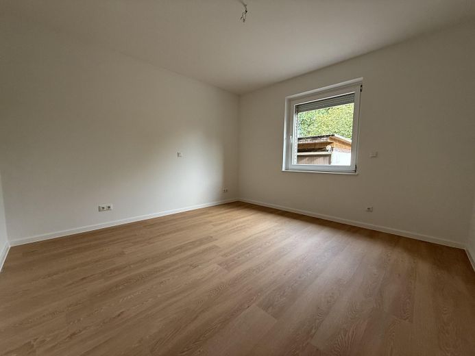 Kernsanierte 2-Zimmer-Wohnung im EG mit Fußbodenheizung und Stellplatz – फोटो 6