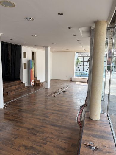 Bright commercial space with shop windows, 83 sq m, in Sachsenheim – Photo 2