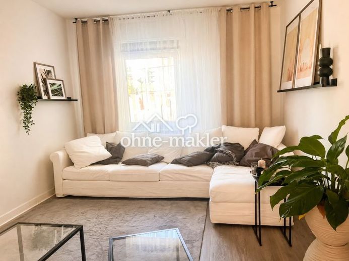 Gepflegte 2½-Zimmer-Erdgeschosswohnung mit großer Wohnküche im 6-Parteienhaus – Foto 1