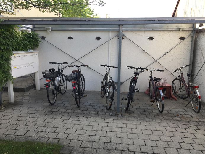 Moderne 3-Zimmer Wohnung mit Balkon, EBK und Garage – Fahrradstellplatz