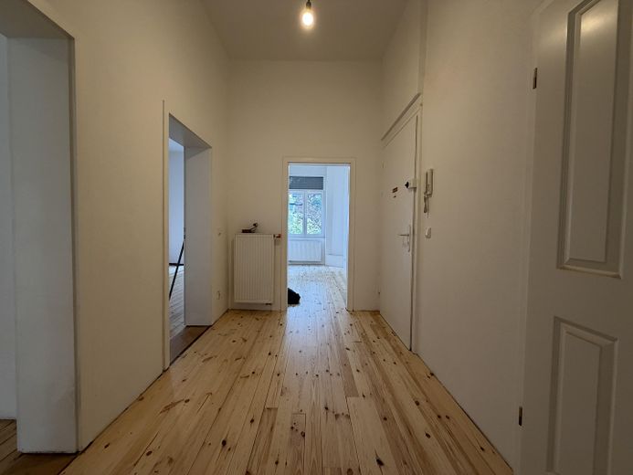 *Erstbezug* Kernsanierte 3-Zimmer Altbau Wohnung auf der Bergerstraße mit EBK und Balkon – Flur