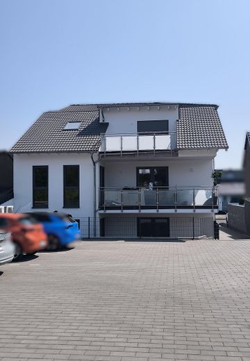 Provifrei! Erstbezug, 2 Zimmer Dachterrassenwohnung 0,76%KfW Darlehen inkl! – Rückwärtige Ansicht