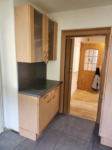 Schöne 4 Zimmer Wohnung mit Einbauküche und Balkon – Foto 13