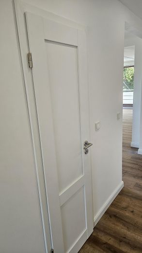 Stilvoll kernsaniert – helle Maisonettewhg m. neuer EBK, Balkon & Terrasse im begehrten Geteviertel – Flur Ansicht 2