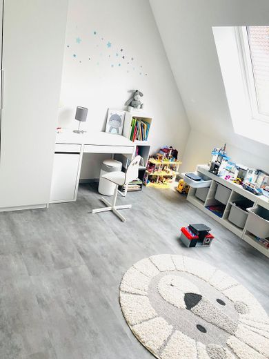 Kinderzimmer 2a, 1. OG