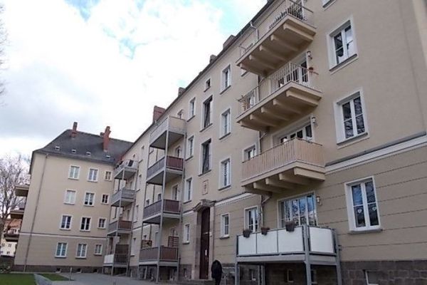Großzügige 4-Zimmer mit Balkon, Wanne, Dusche und AR in ruhiger Lage! Vormieter verkauft EBK