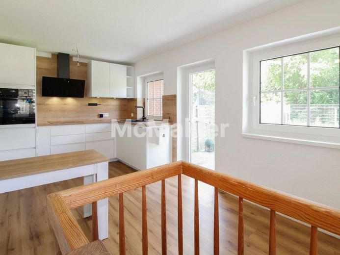 Completely renovated (2025) & modern 4-room ground floor apartment! Move in & feel at home – Foto 1