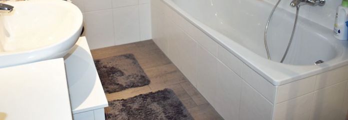 Badezimmer mit Dusche