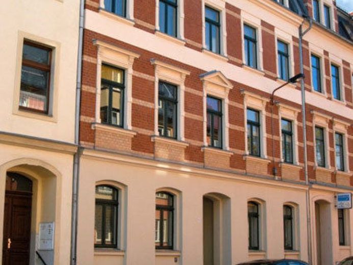 Gemütliche kleine 2-Raum Wohnung mit Einbauküche und Terrasse in zentrumsnaher Lage! – Foto 1