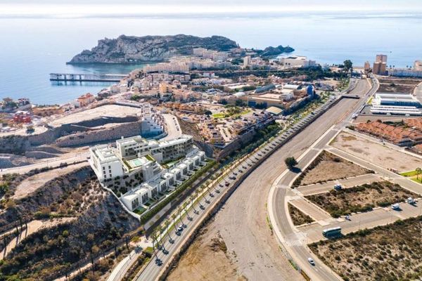 Appartamenti con piscina comune e vista mare