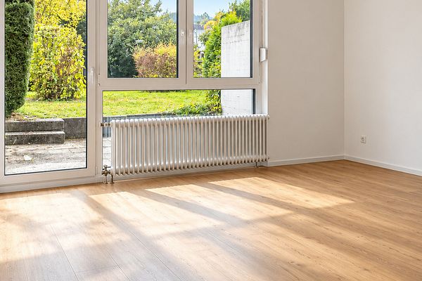 No commission with parking space – Idyllic garden-level apartment with views of greenery