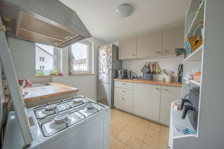 Schöne 3-Zi-Whg. mit Balkon und Stellplatz, zentral in Ludwigsburg – Küche