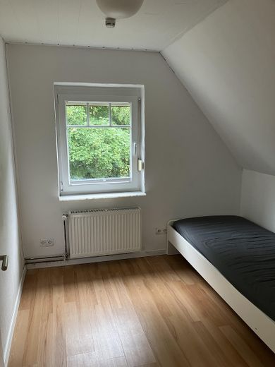 Charming single-family house in a quiet location in Möhlenwarf – 2. Schlafzimmer DG