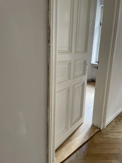 Esclusivo appartamento di 5 locali completamente ristrutturato con finiture di pregio, giardino, area barbecue e parco giochi – Foto 12