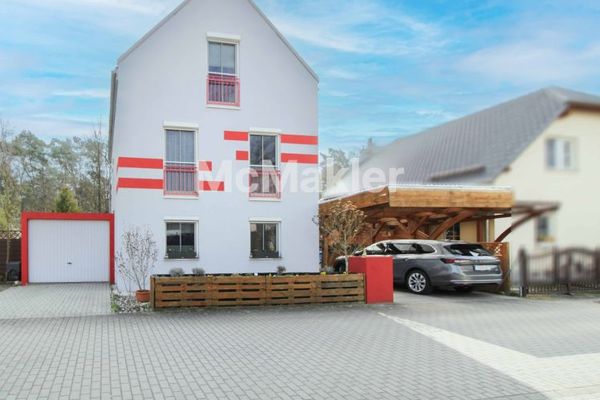 Votre nouveau chez-vous : vivre sur trois niveaux avec sauna de jardin, garage et sous-sol complet à Ludwigsfelde