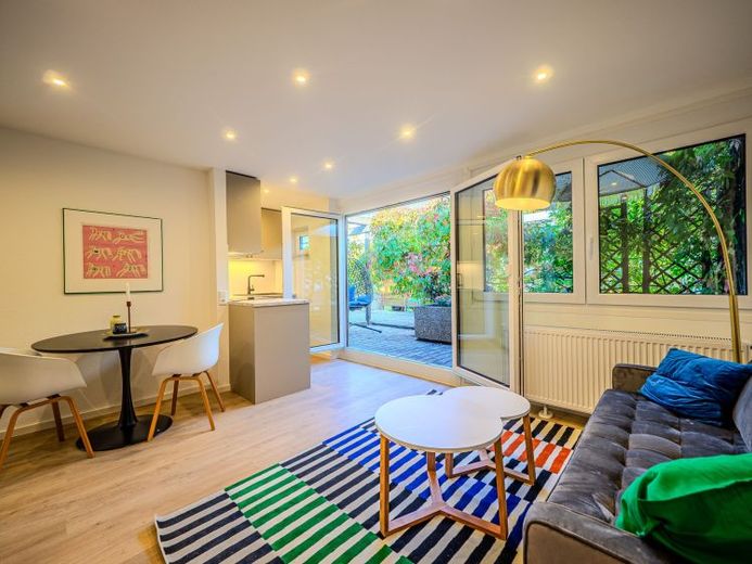 Bezugsfreie und Kernsanierte 1-Zimmer-Wohnung mit Terrasse in Freiburg-Oberau – Foto 1