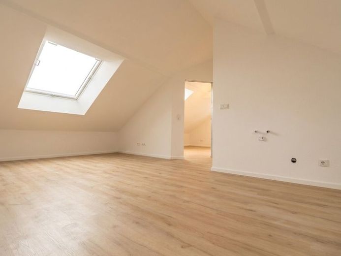 Neu ausgebaute Kapitalanlage – kompakte 2-Zimmer-Wohnung mit Stellplatz – Foto 1