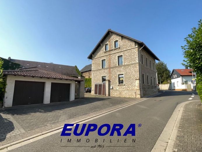 EUPORA® Immobilien : Belle propriété viticole avec granges et caves à vin à Essenheim près de Mayence. – Photo 1
