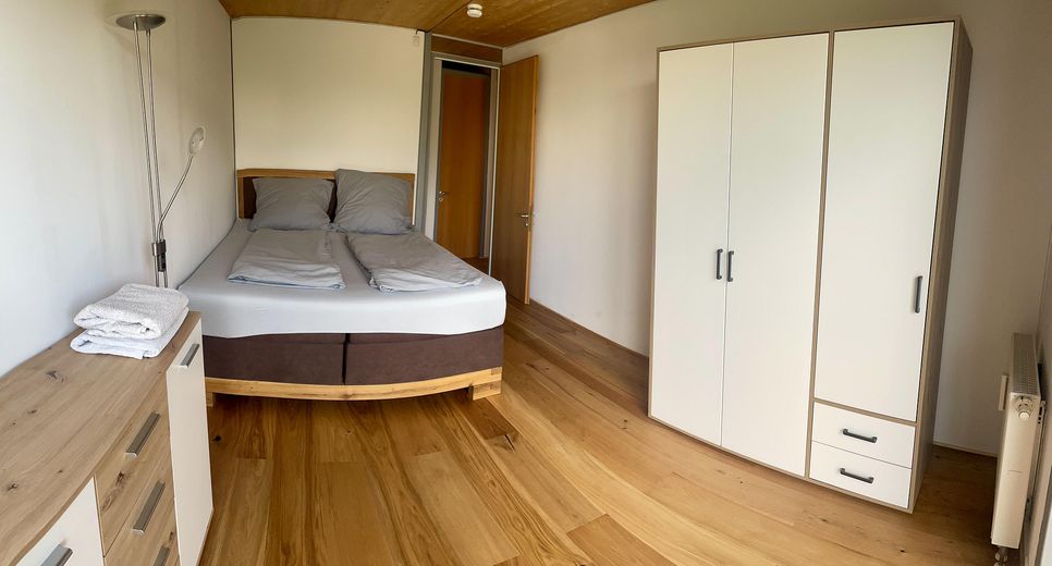 Schlafzimmer - B
