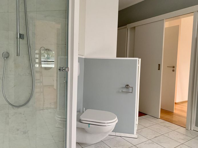 OG Hauptbad Dusche