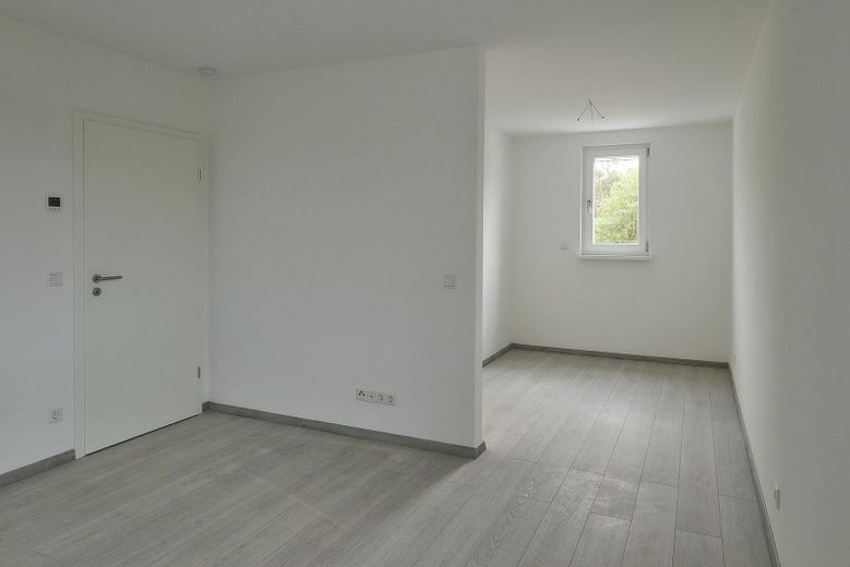 *** Ihr neues Zuhause in einer Doppelhaushälfte in Feucht, inklusive 2 Stellplätze*** – Schlafzimmer mit Ankleide