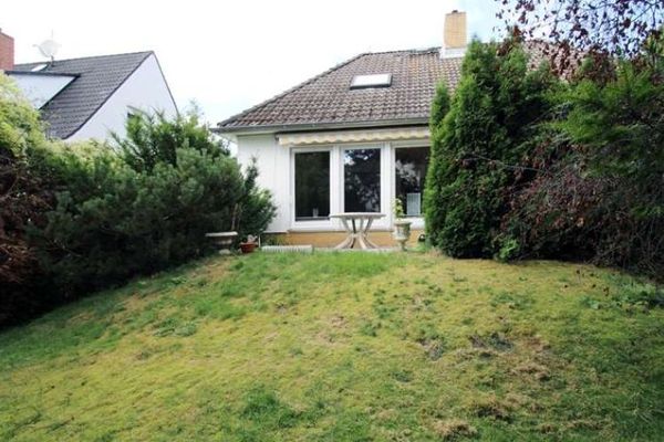 Ruhige Lage, Einfamilienhaus mit Garage im schönen Berlin Mariendorf zum Kauf