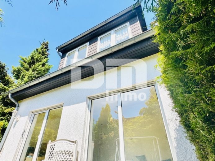 Bonheur résidentiel plein de charme – votre nouveau chez-vous avec carport / terrasse et grand espace de jardin – Photo 1