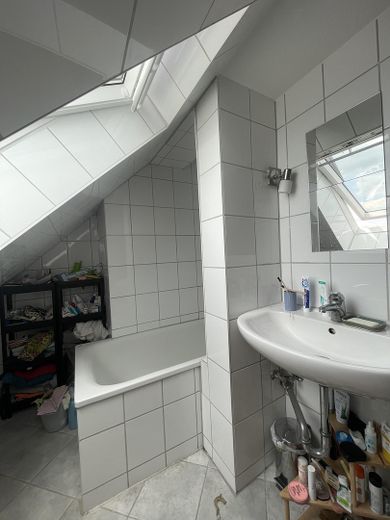 Gezellige 2-kamerwoning op de bovenste verdieping – Foto 4