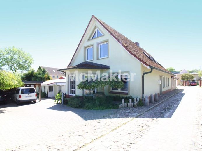 Einziehen und entspannen: Einfamilienhaus mit Ferienwohnung, Gewerbefläche und gepflegtem Garten – फोटो 1