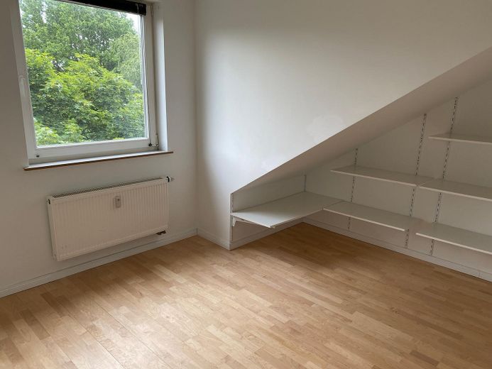 Lichtdurchflutete Dachgeschoßwohnung in Barmbek-Nord mit eigenem Stellplatz – Foto 5
